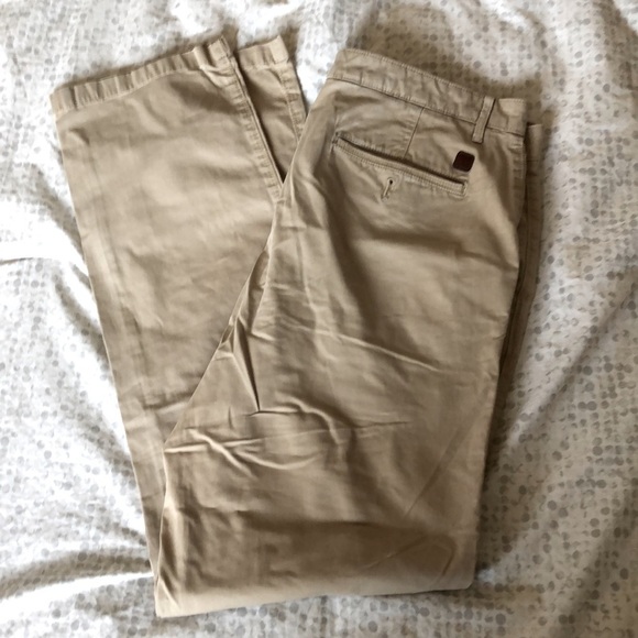⭐️2 FOR $20⭐️ Men’s khaki trousers. 34 waist - Picture 3 of 8